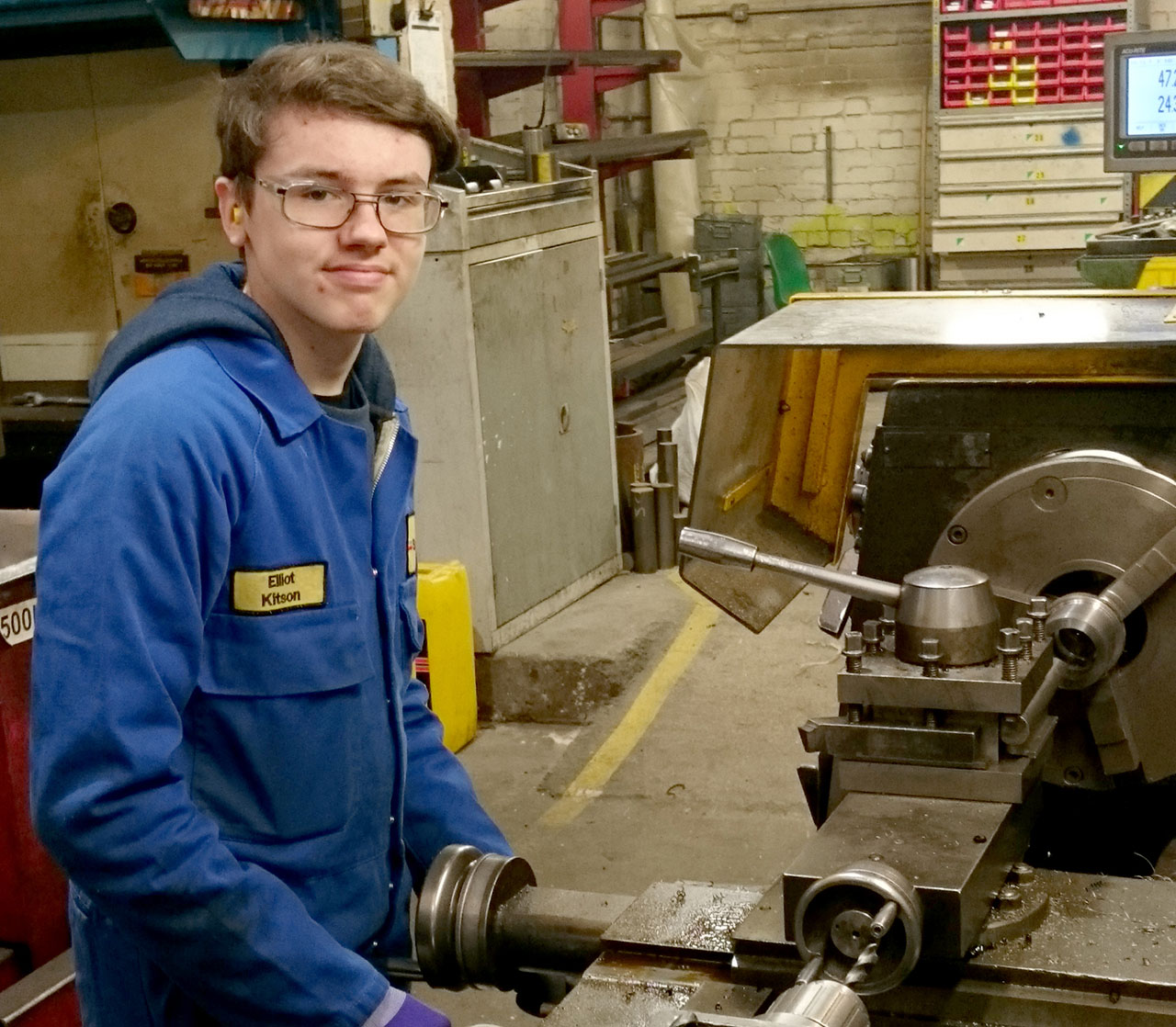 elliot kitson street crane apprentice