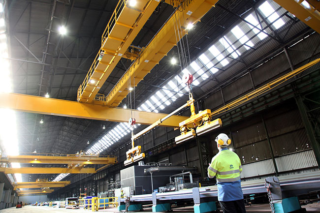 Street Crane boosting productivity in the warehouse