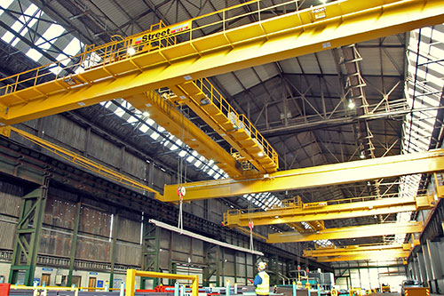 The twin six tonne hoists on each crane can be operated singly or in tandem for heavier or awkwardly shaped loads giving additional stability