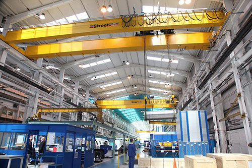 The cranes feature heavy duty Street ZX hoists and have been designed to optimise space in the new part of the facility